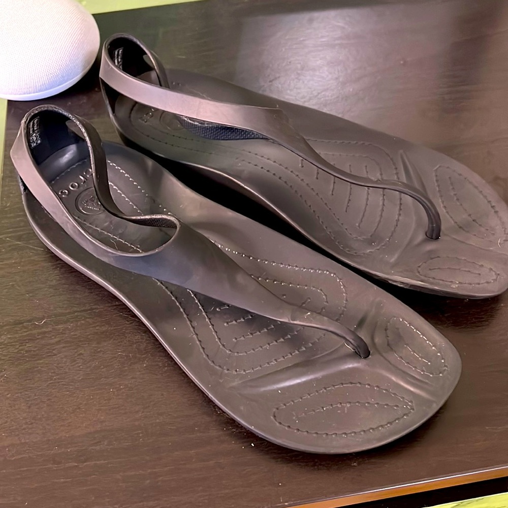 CROCS ankle thong sandals